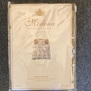 Modena Superfine Bedding Collection in Gold and White